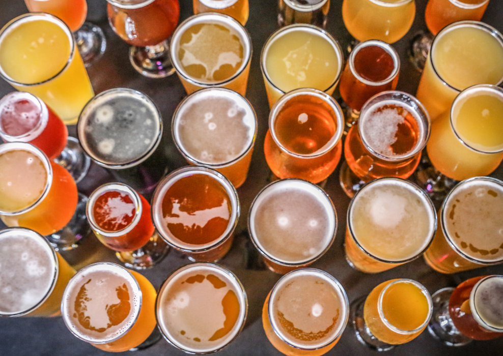 As escolas cervejeiras, estilos e o universo da cerveja sem álcool